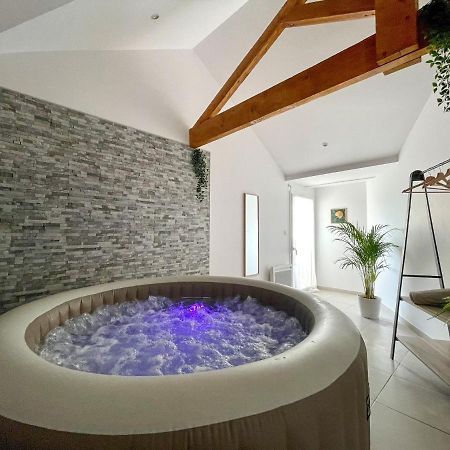 Un Cocon Pour 2 Ou 4 - Merignac -Jacuzzi - Netflix - Tram A Apartment Exterior photo