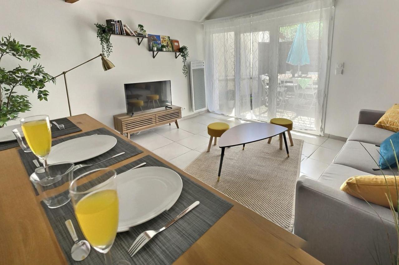 Un Cocon Pour 2 Ou 4 - Merignac -Jacuzzi - Netflix - Tram A Apartment Exterior photo