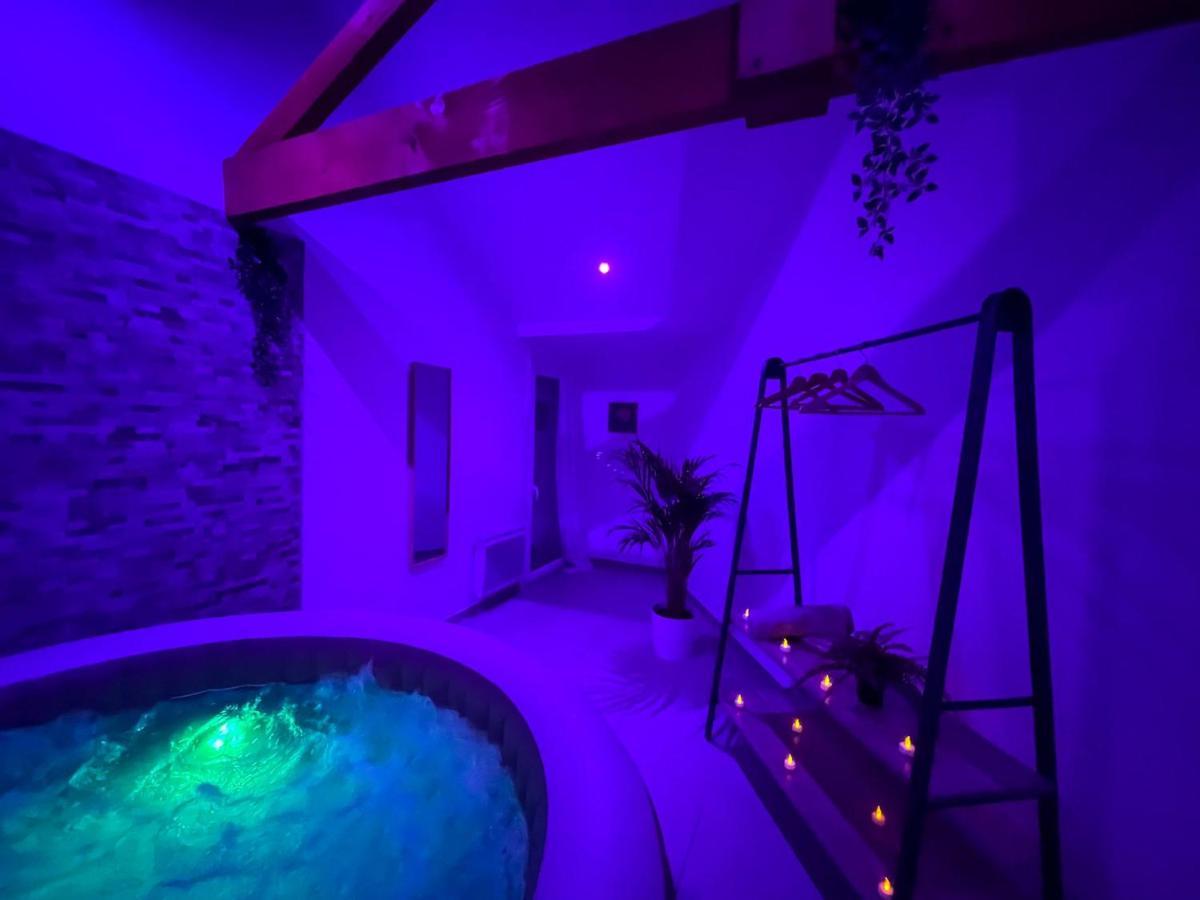 Un Cocon Pour 2 Ou 4 - Merignac -Jacuzzi - Netflix - Tram A Apartment Exterior photo