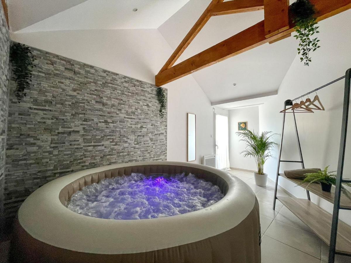 Un Cocon Pour 2 Ou 4 - Merignac -Jacuzzi - Netflix - Tram A Apartment Exterior photo